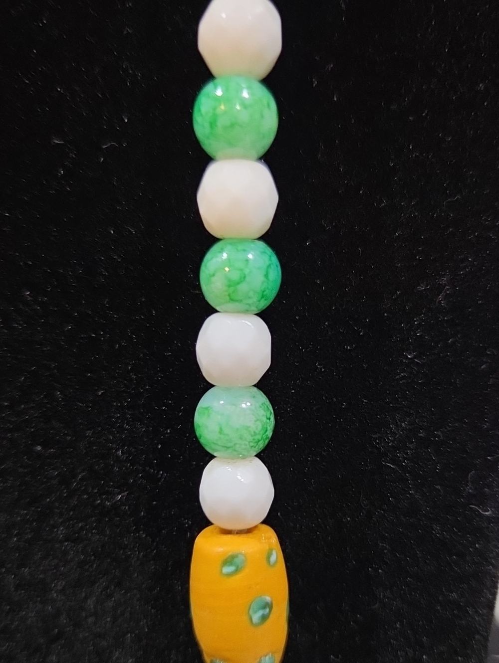 BEADED NECKLACE - Picture 3 of 3